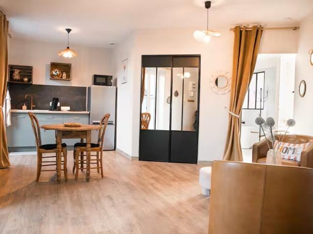 Location Appartement Place des Frères Fournet, Anse