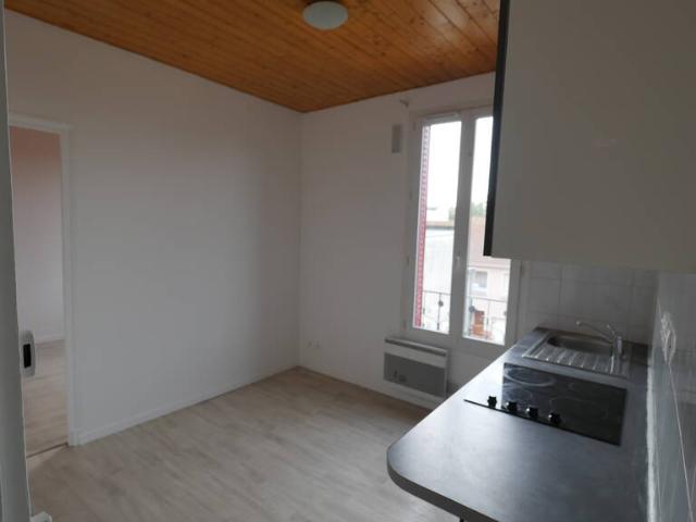 Location Appartement Place des Hauts Tilliers, Gennevilliers