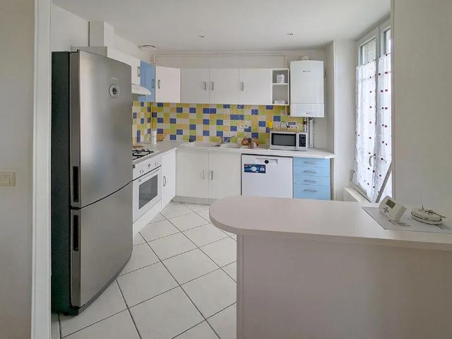 Location Appartement Place des Halles Gérard Deruy, Millau