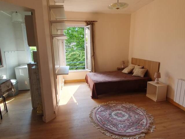 Location Appartement Place des Onze Arpents, Villejuif