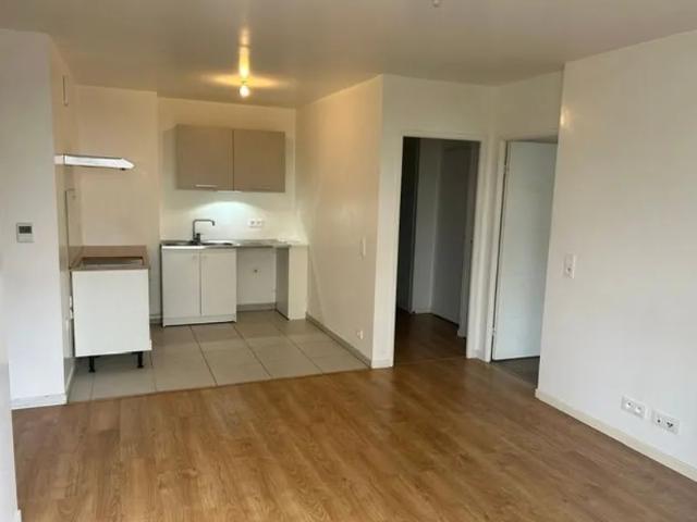 Location Appartement Place des Martyrs de Châteaubriant, Chelles