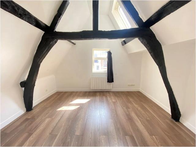 Location Appartement Place des Reignaux, Lille