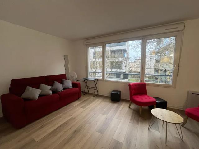 Location Appartement Place des Trois Gares, Cergy