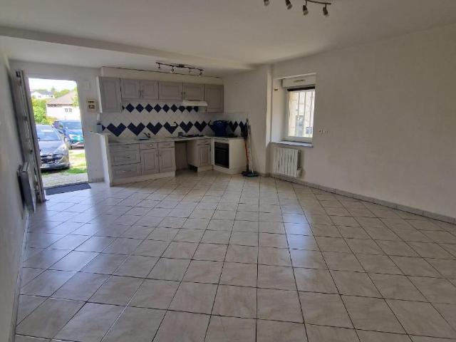 Location Appartement Place des Tuyas, Parcey