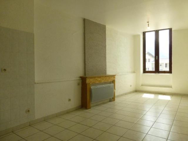 Location Appartement Place Docteur Thévenet, Voreppe