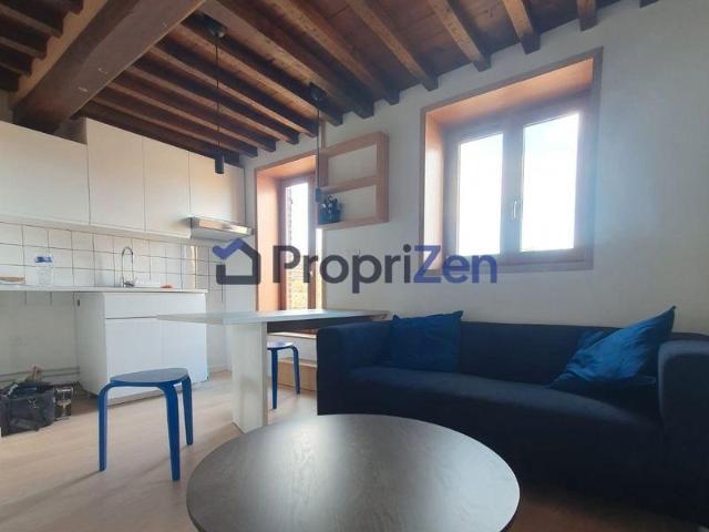 Location Appartement Place du 8 Mai 1945, Willems