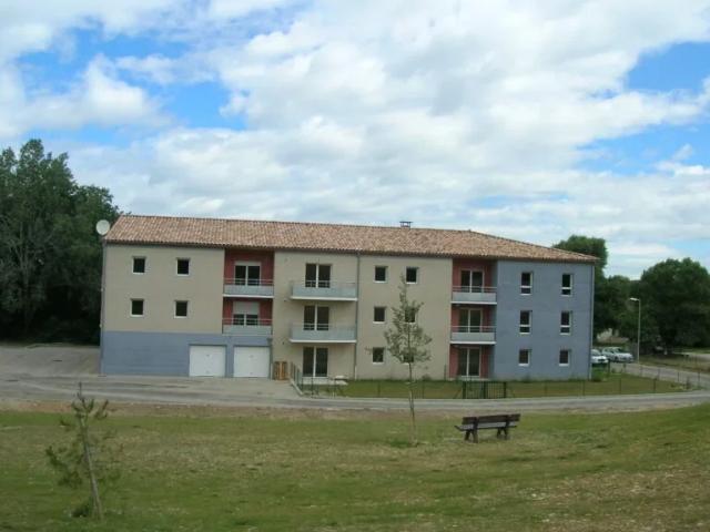 Location Appartement Place du 19 Mars 1962, Malataverne