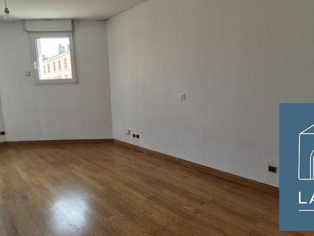 Location Appartement Place du 23 Août 1944, Bourgoin Jallieu
