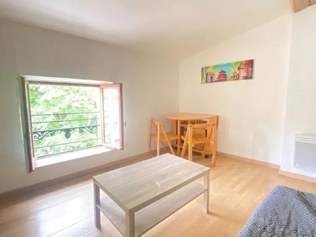 Location Appartement Place du Temple, Montélimar