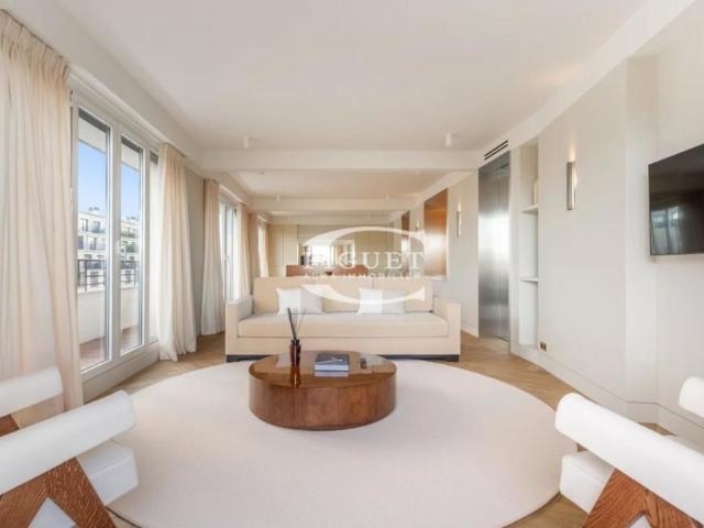 Location Appartement Place du Trocadéro, Paris