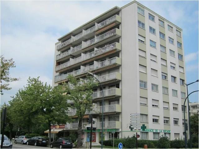 Location Appartement Place du Château, Annecy