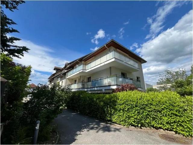Location Appartement Place du Château, Annecy