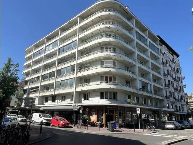 Location Appartement Place du Château, Annecy