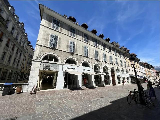 Location Appartement Place du Château, Annecy