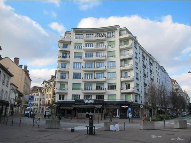 Location Appartement Place du Château, Annecy