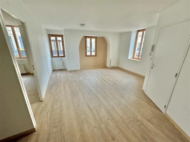 Location Appartement Place du Château du Rat, Blaye