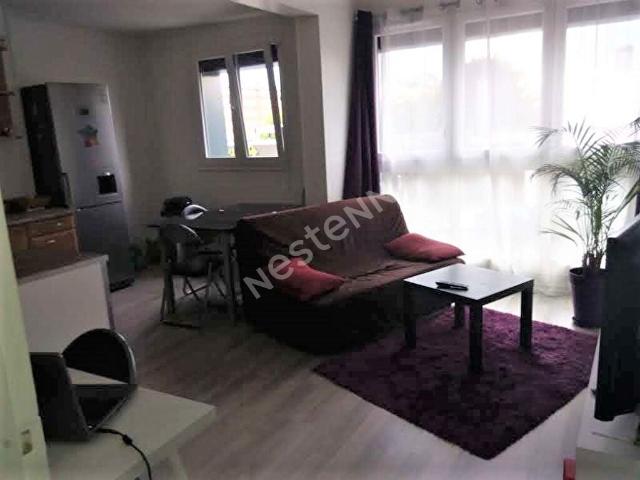 Location Appartement Place du Commerce, Tinqueux