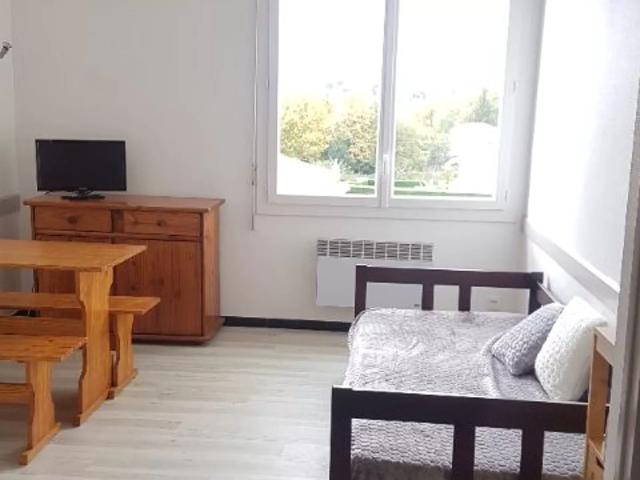 Location Appartement Place du Commerce, Aire sur l'Adour