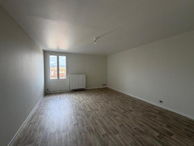 Location Appartement Place du Corps de Garde, Bar sur Aube