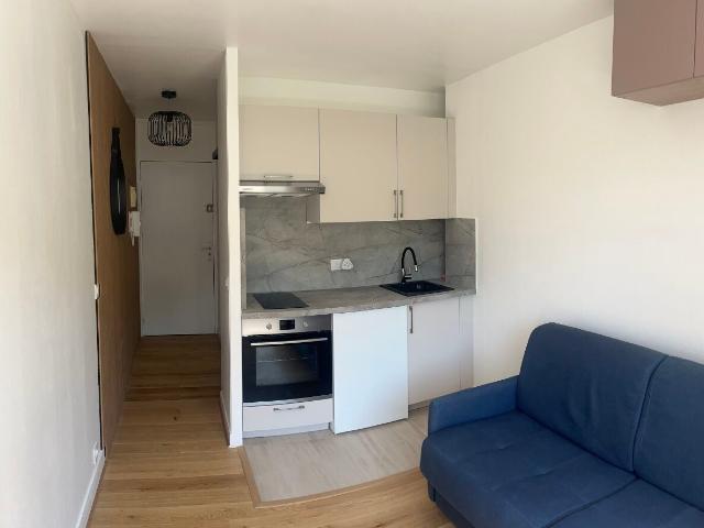 Location Appartement Place du Docteur Berthet, La Celle Saint Cloud