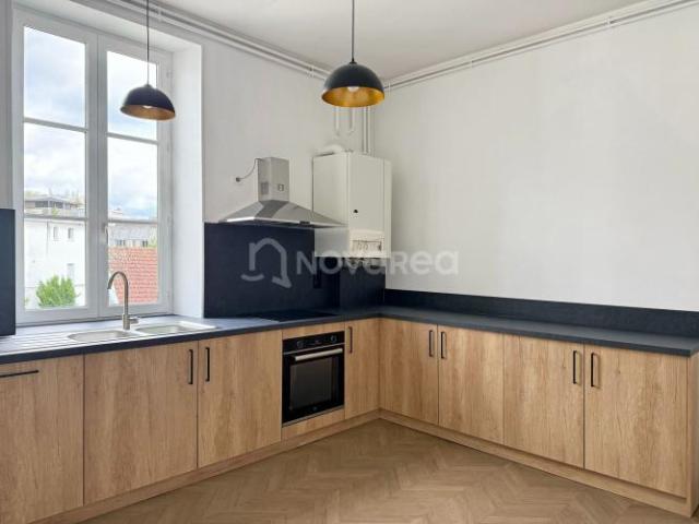 Location Appartement Place du Foirail, Pau