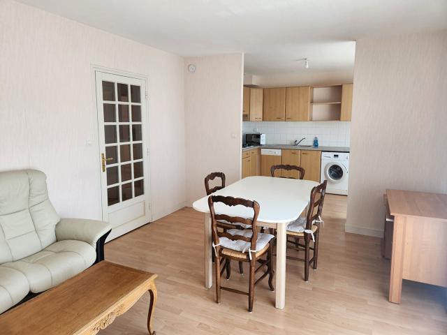 Location Appartement Place du Général Leclerc, Lannilis