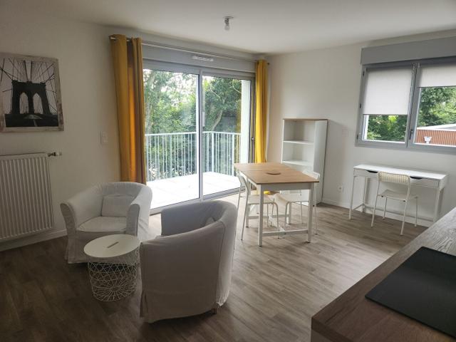 Location Appartement Place Du General Leclerc, Saint Renan