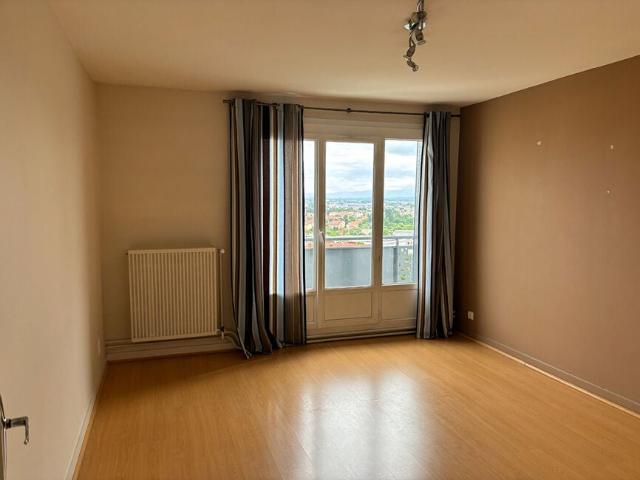 Location Appartement Place du Grand Pavois, Clermont Ferrand