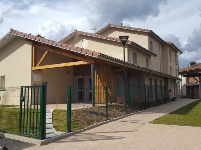 Location Appartement Place du Marché, Chalamont