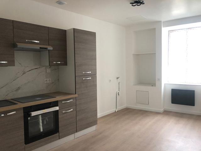 Location Appartement Place du Marché, Châteaulin