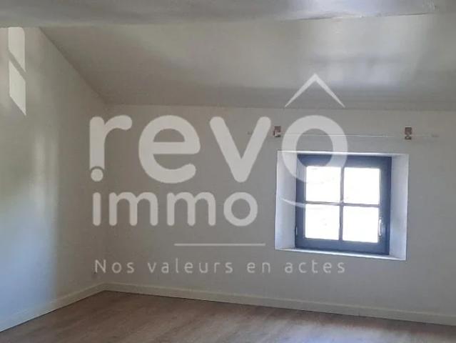 Location Appartement Place du Marché, Baugé