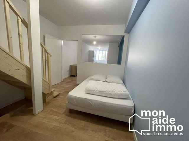 Location Appartement Place du Marché, Grignols