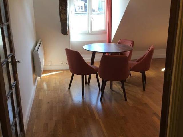 Location Appartement Place du Marché Sainte Catherine, Paris
