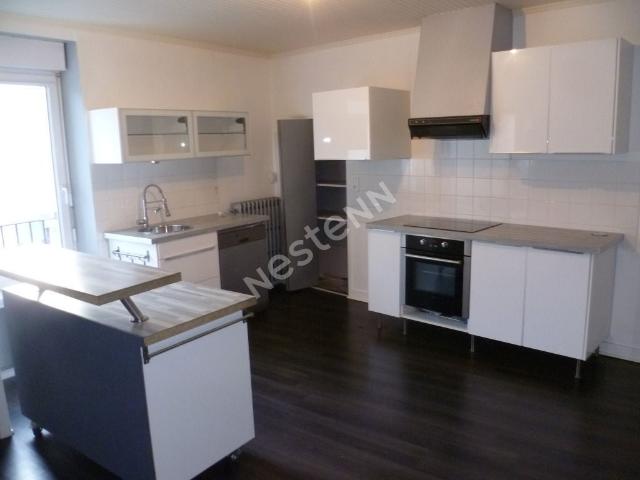 Location Appartement Place Du Marché, Pluvigner