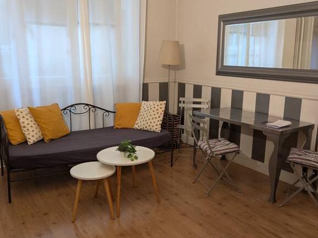 Location Appartement Place du Maréchal de Lattre de Tassigny, Paris