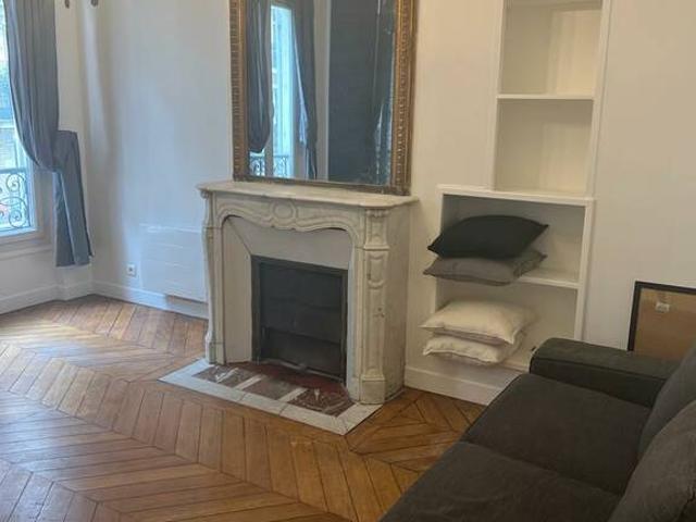 Location Appartement Place du Maréchal de Lattre de Tassigny, Paris