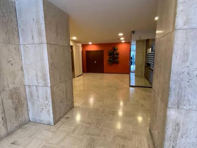Location Appartement Place du Maréchal de Lattre de Tassigny, Paris