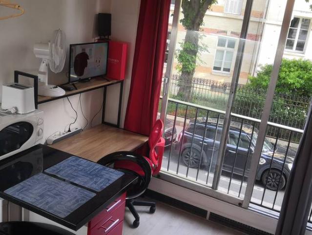 Location Appartement Place du Maréchal de Lattre de Tassigny, Paris