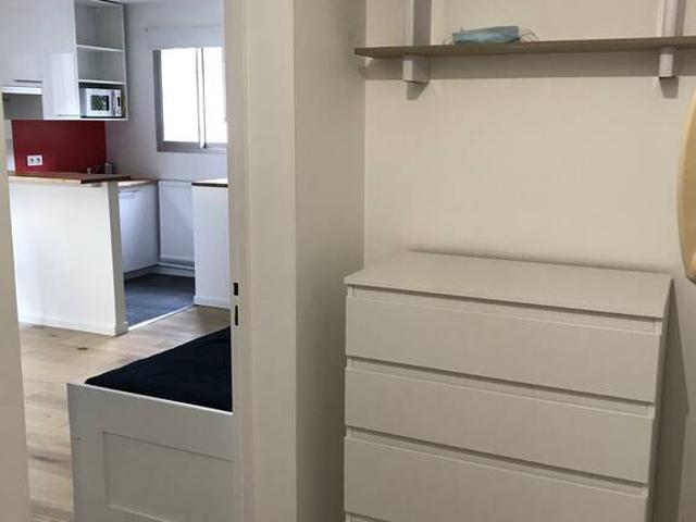 Location Appartement Place du Maréchal de Lattre de Tassigny, Paris