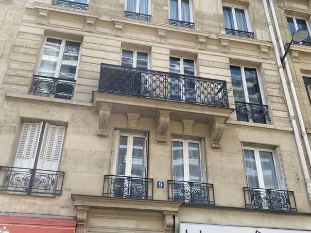 Location Appartement Place du Maréchal de Lattre de Tassigny, Paris