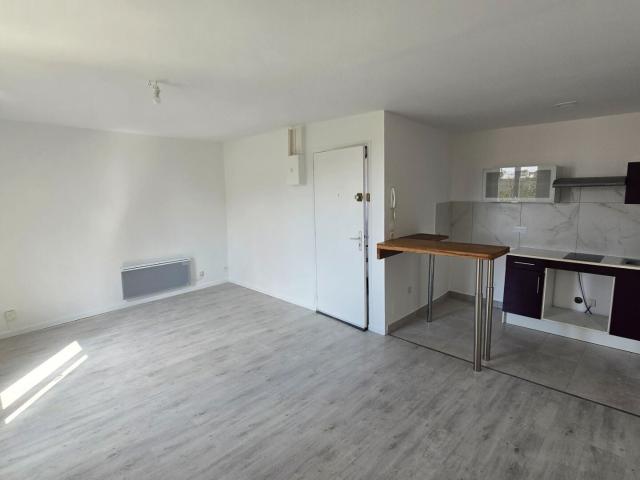 Location Appartement Place Du Maréchal Leclerc, Provins