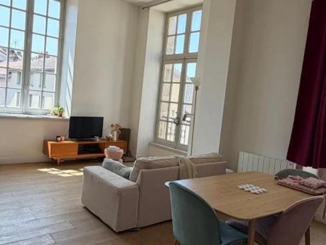 Location Appartement Place du Présidial, Limoges