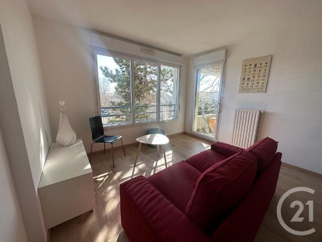 Location Appartement Place du Quatorze Juillet, Bègles