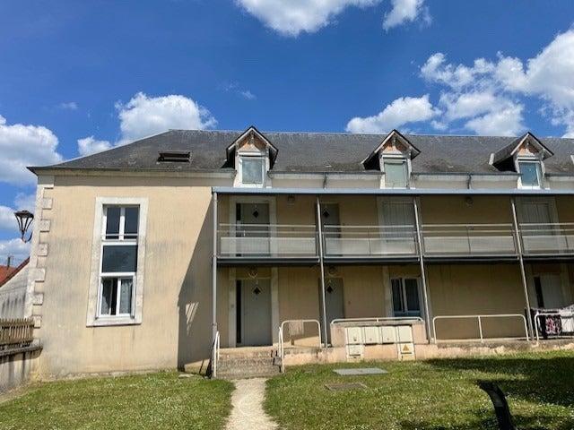 Location Appartement Place Edouard Servat, Mehun sur Yèvre