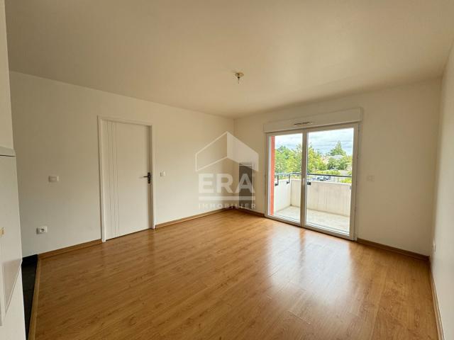 Location Appartement Place Édith Piaf, Saint Jean de la Ruelle