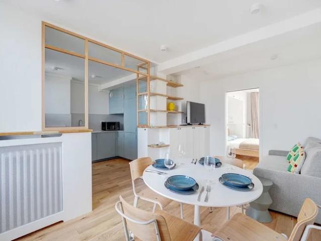 Location Appartement Place Étienne Pernet, Paris
