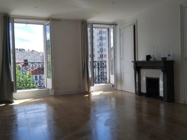Location Appartement Place Fourneyron, Saint Étienne