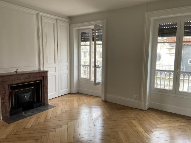 Location Appartement Place Gabriel Péri, Lyon