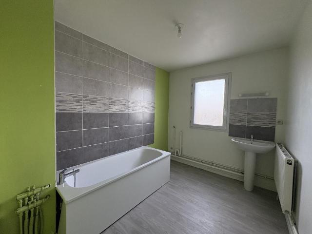 Location Appartement Place Gaston Defferre, Charleville Mézières