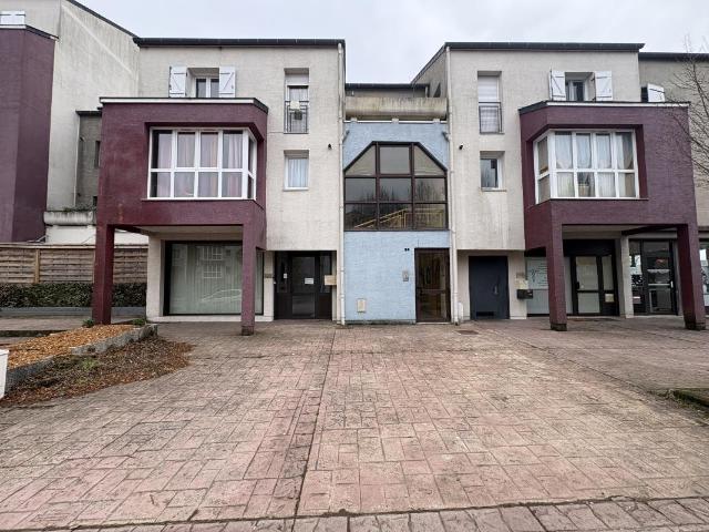 Location Appartement Place Gaston Defferre, Charleville Mézières
